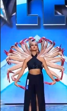 ����������