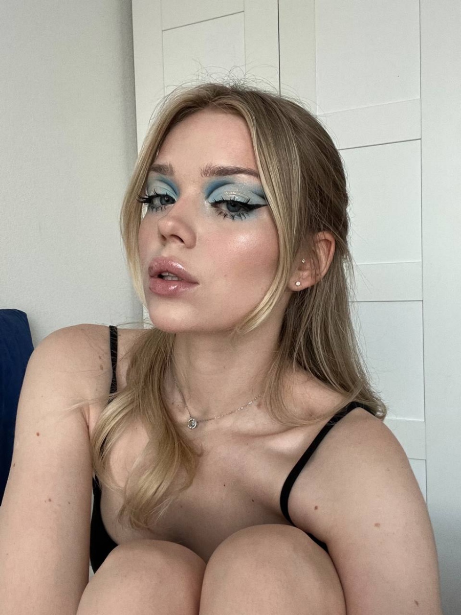 ����������