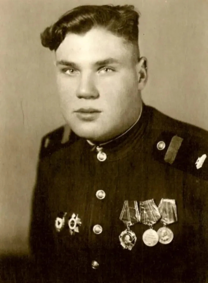 ����������